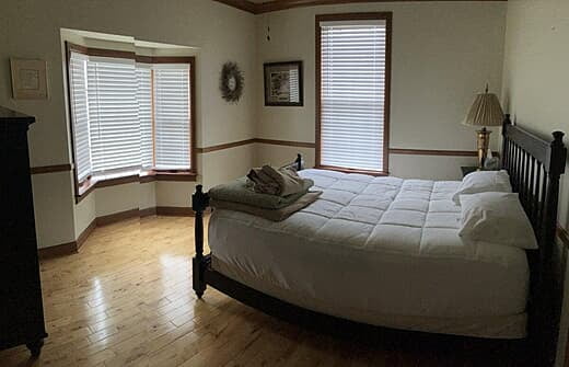 Brick House - Queen Suite 1