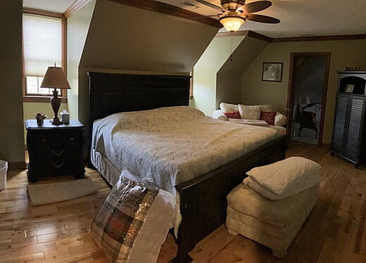 Brick House - Queen Suite 2